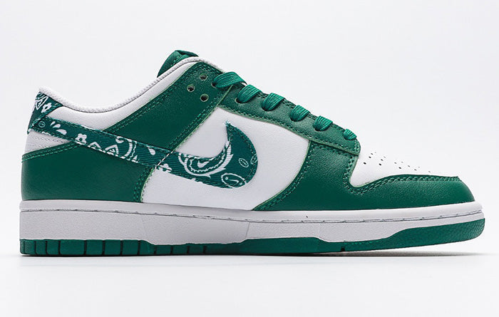 NIKE SB Dunk Low